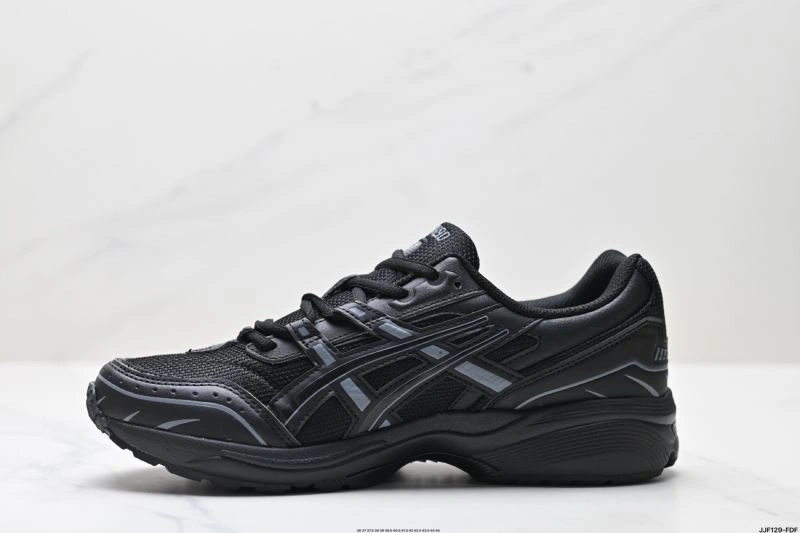 Thermal Asics Shoes 2583