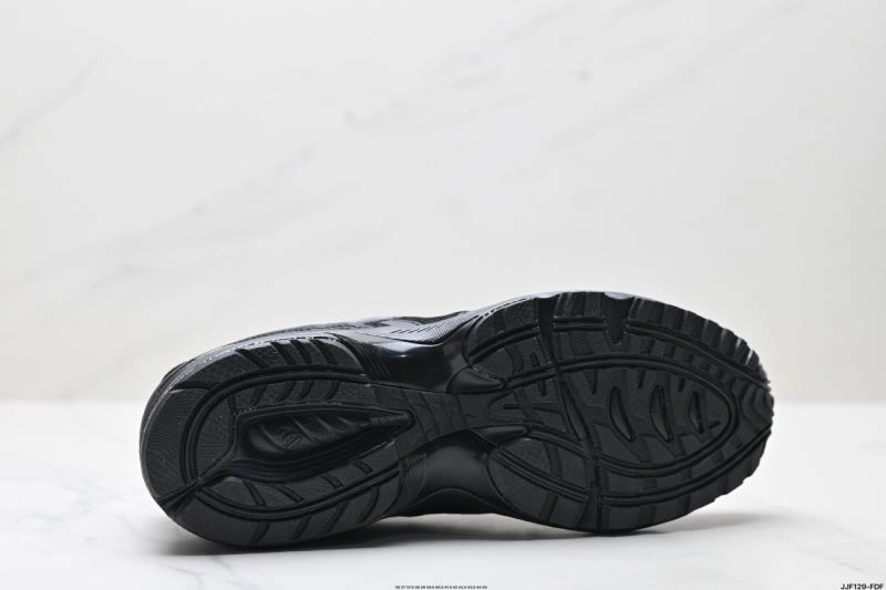 Thermal Asics Shoes 2583