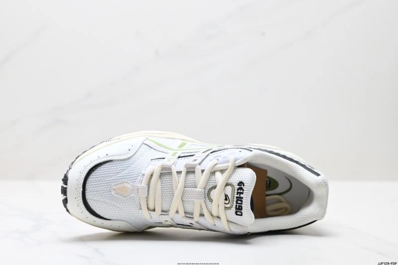 HighPerformance Asics Shoes 2576
