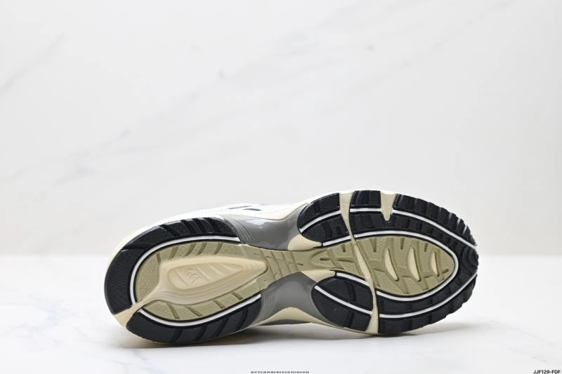 HighPerformance Asics Shoes 2576