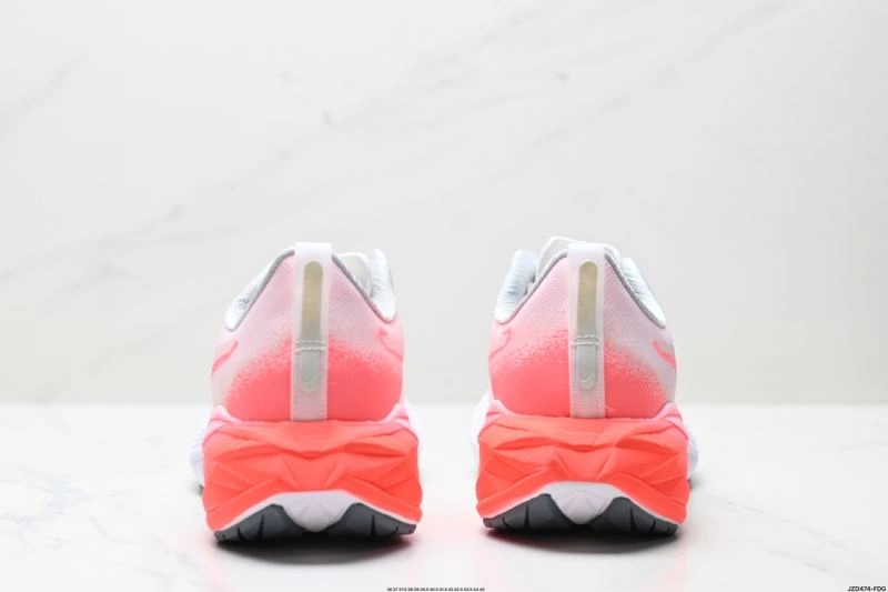 Asics Shoes WellDesigned 2571