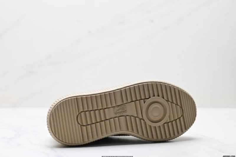 Asics Shoes Chic 2633