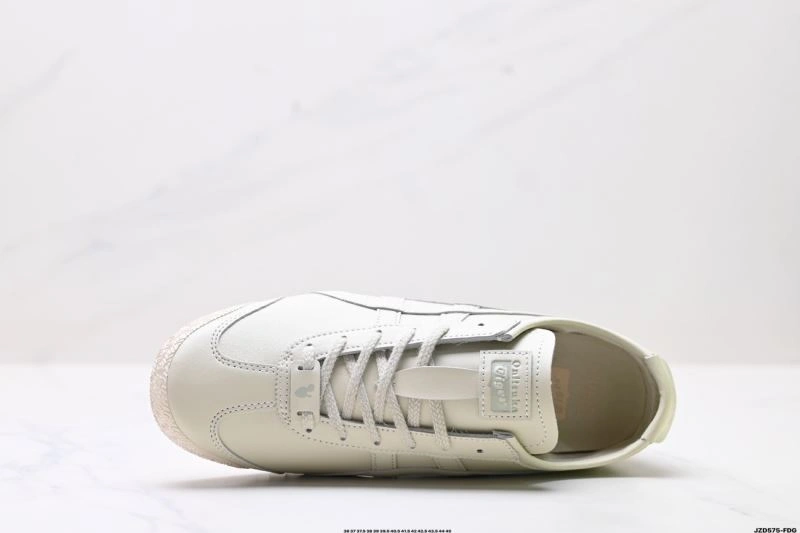 Asics Shoes Stretchable 2562