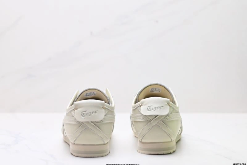 Asics Shoes Stretchable 2562