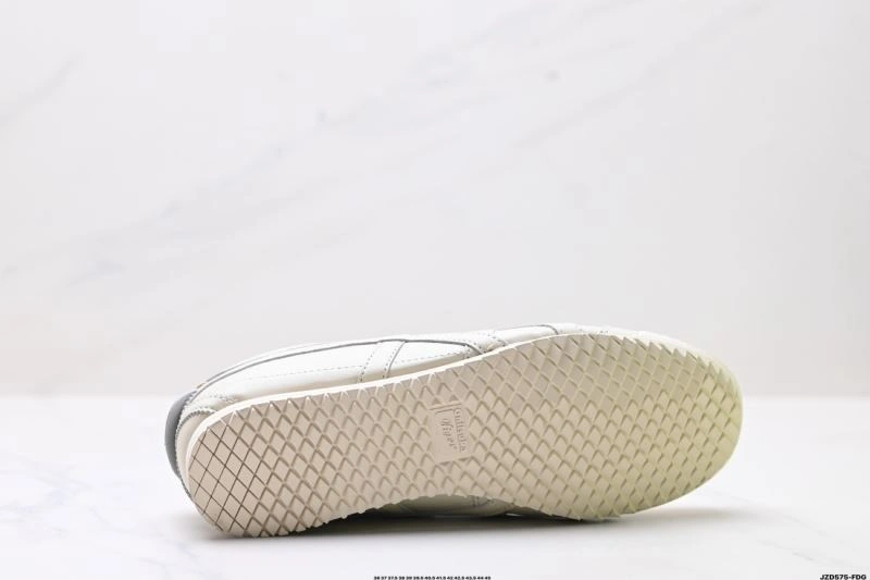 Asics Shoes Stretchable 2562