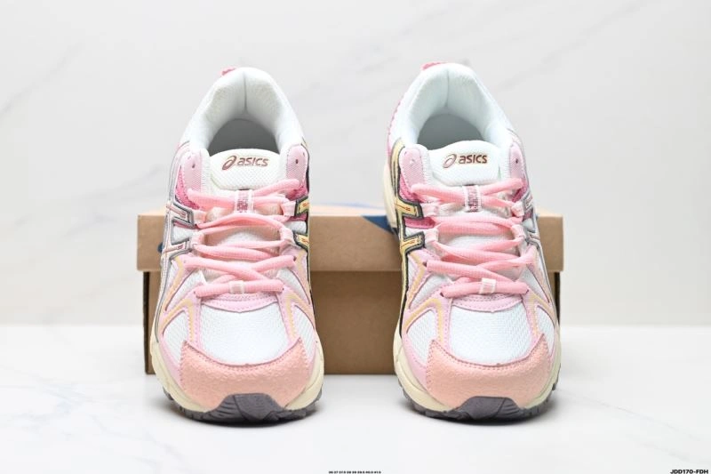 Versatile Asics Shoes 2572