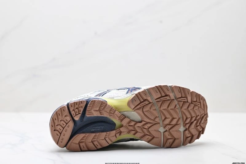 Asics Shoes GoAnywhere 2575