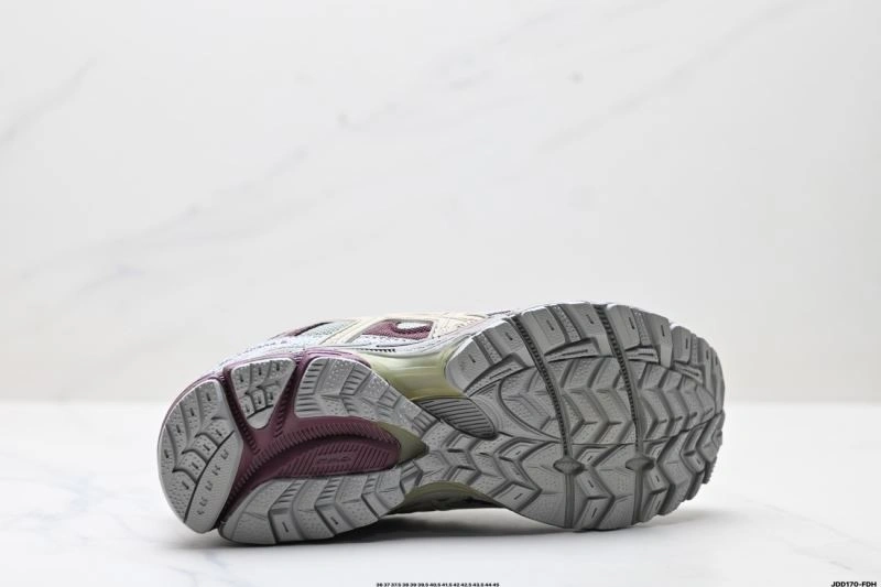 Unisex Asics Shoes 2567