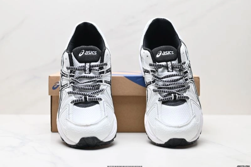 Flexible Asics Shoes 2569