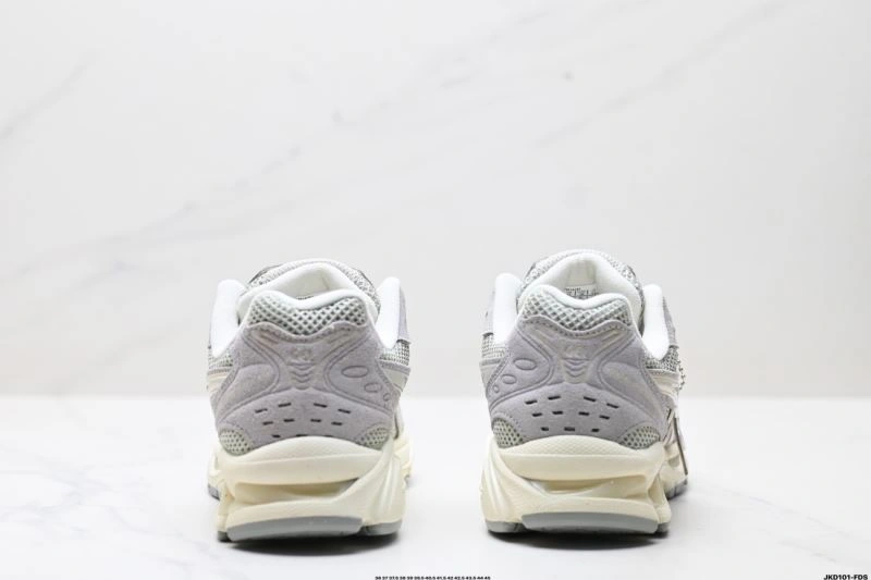 Asics Shoes WaterResistant 2538