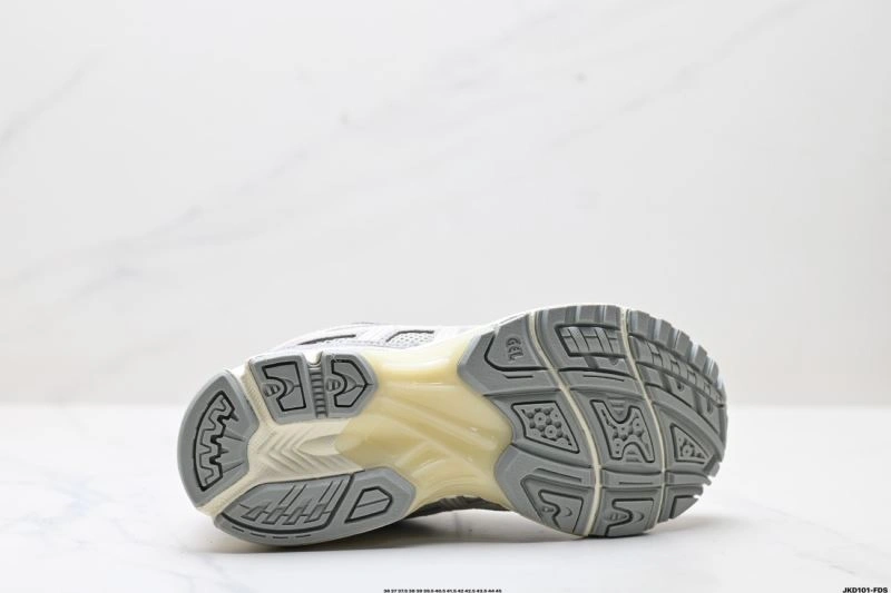 Asics Shoes WaterResistant 2538