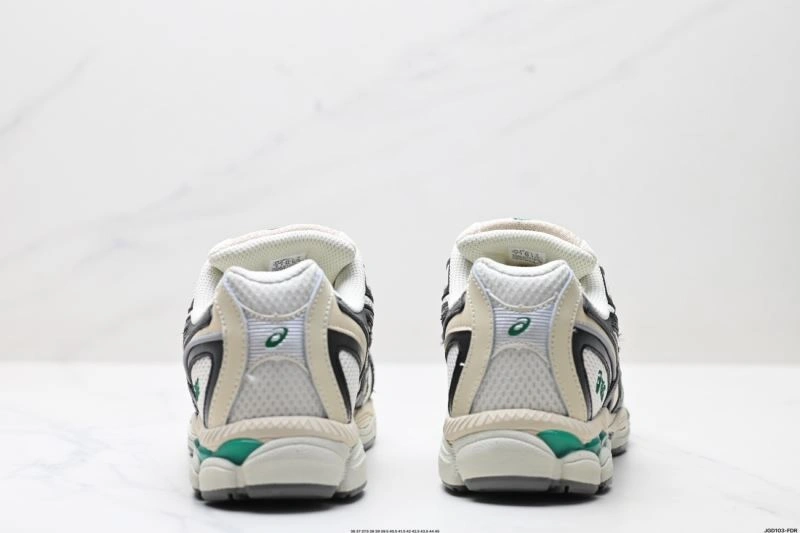 Trendsetting Asics Shoes 2526