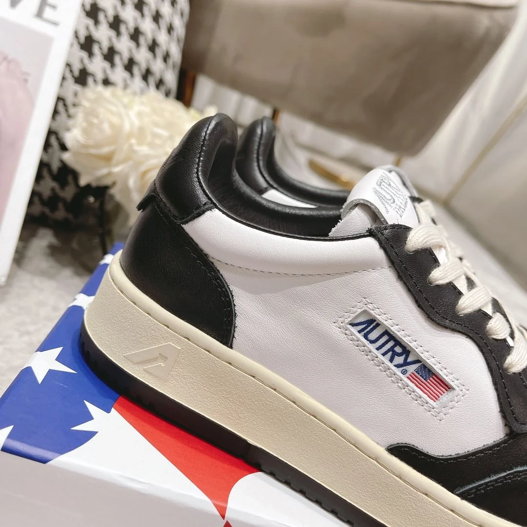 Autry Shoes OdorResistant 8366