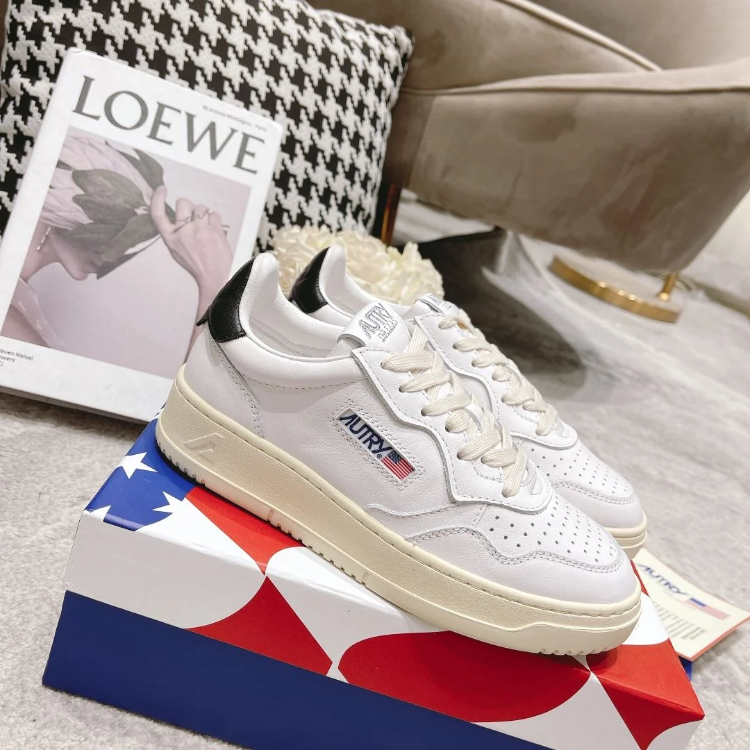 Lightweight Autry Shoes 8355