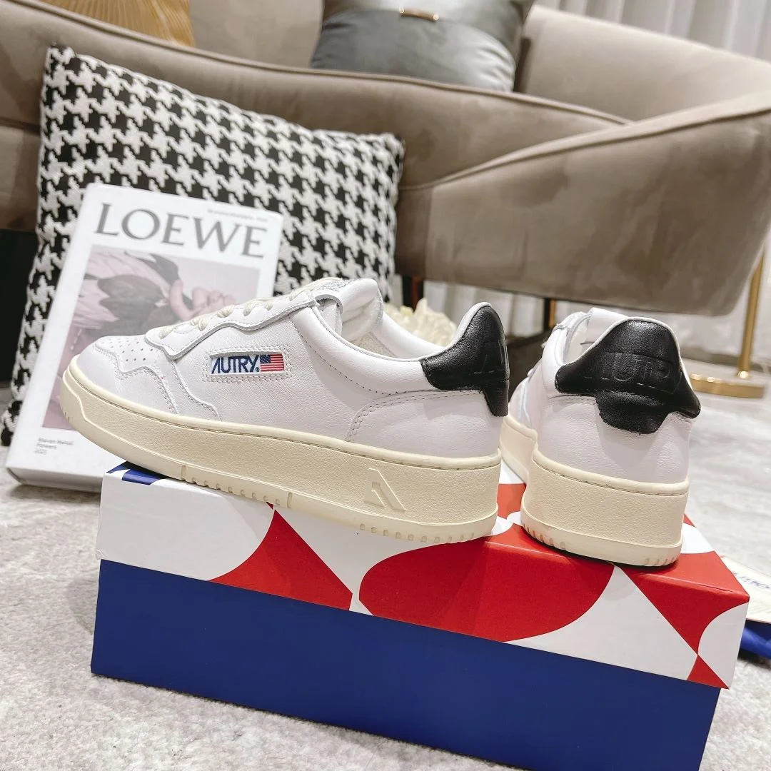 Lightweight Autry Shoes 8355
