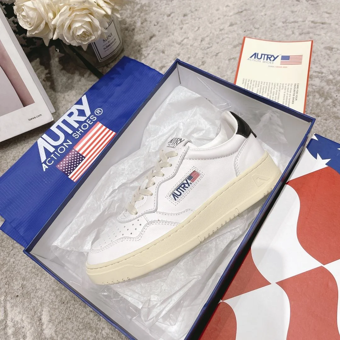 Lightweight Autry Shoes 8355