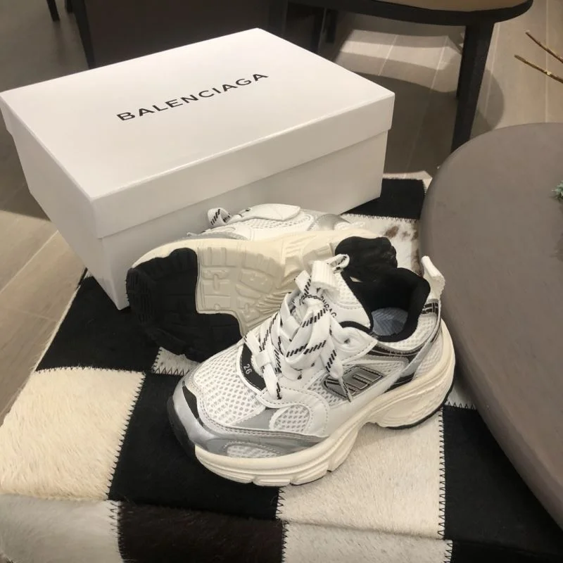 Lightweight BALENCIAGA SHOES 30320