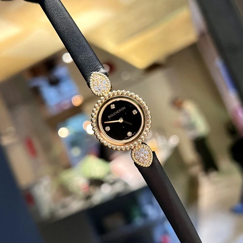 Sporty BOUCHERON Watches 177422