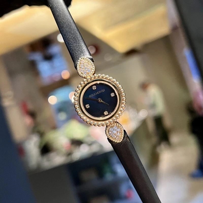 Sporty BOUCHERON Watches 177422