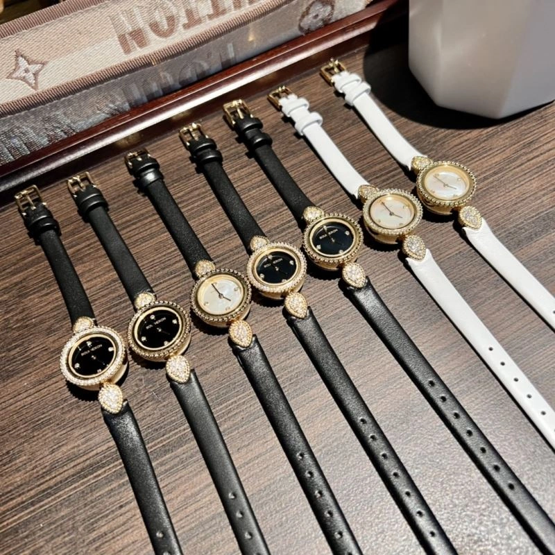 Sporty BOUCHERON Watches 177422