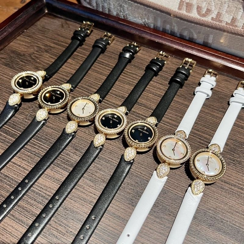 Sporty BOUCHERON Watches 177422