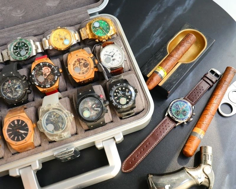 Contemporary BREITLING Watches 177994