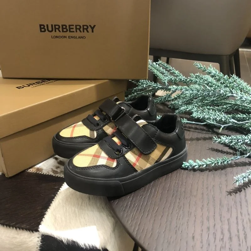 Comfortable BURBERRY SHOES 29959