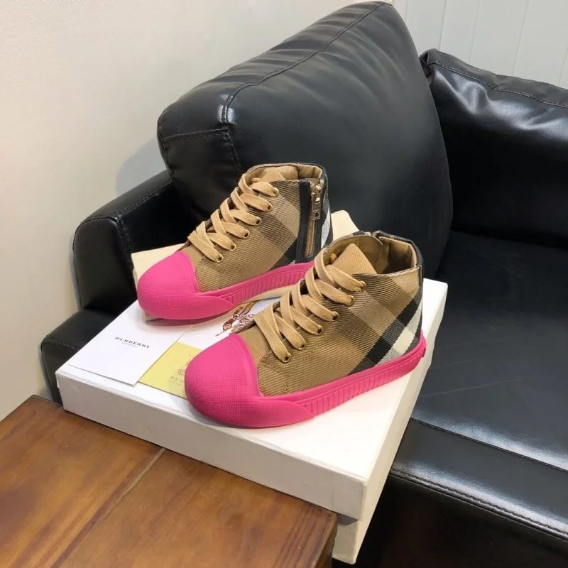 Comfortable BURBERRY SHOES 29951