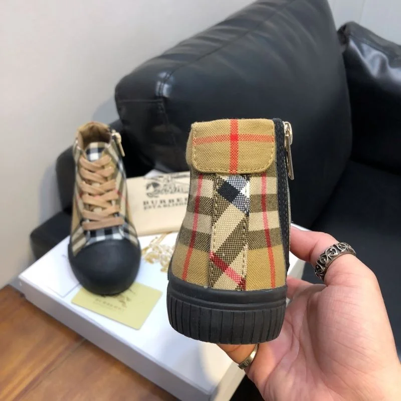 Contemporary BURBERRY SHOES 29949