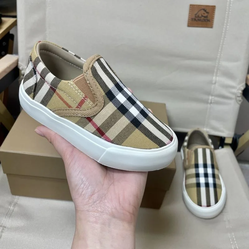 Classic BURBERRY SHOES 29965