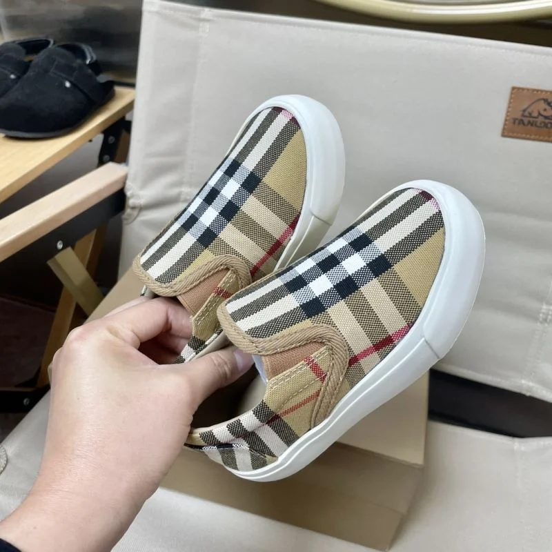 Classic BURBERRY SHOES 29965
