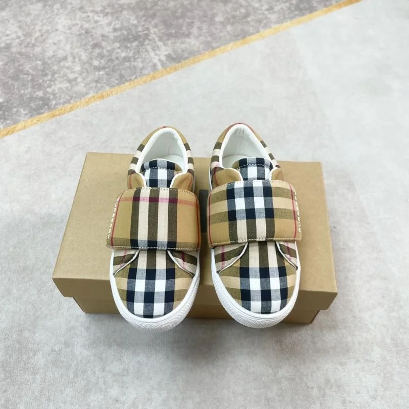 EyeCatching BURBERRY SHOES 29941