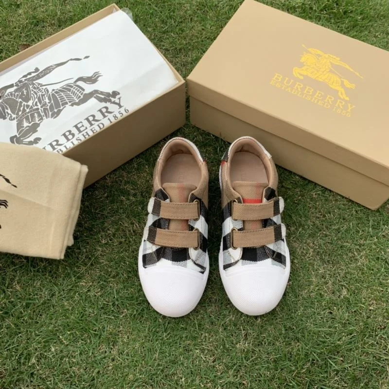 Functional BURBERRY SHOES 29934