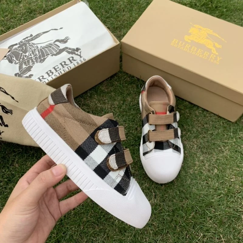 Functional BURBERRY SHOES 29934