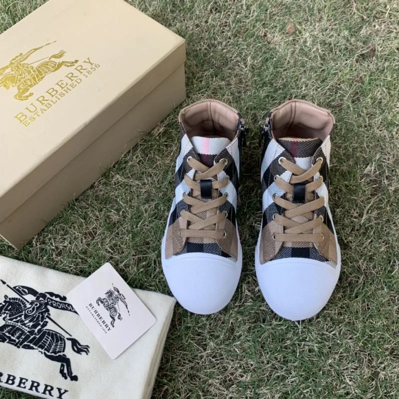Functional BURBERRY SHOES 29935