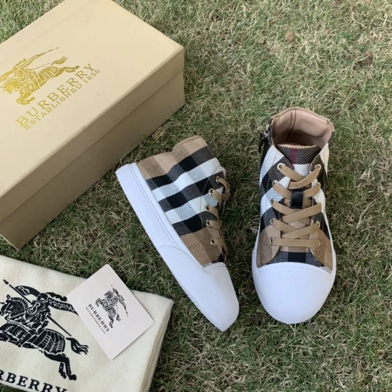 Functional BURBERRY SHOES 29935