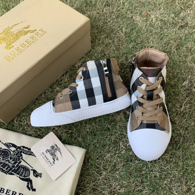 Functional BURBERRY SHOES 29935