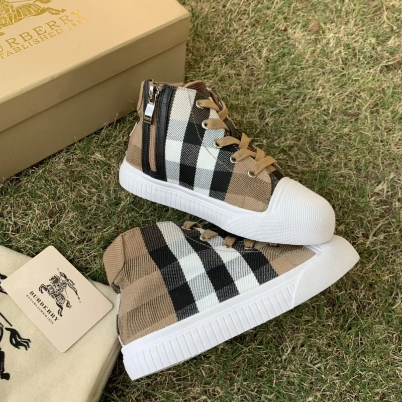 Functional BURBERRY SHOES 29935