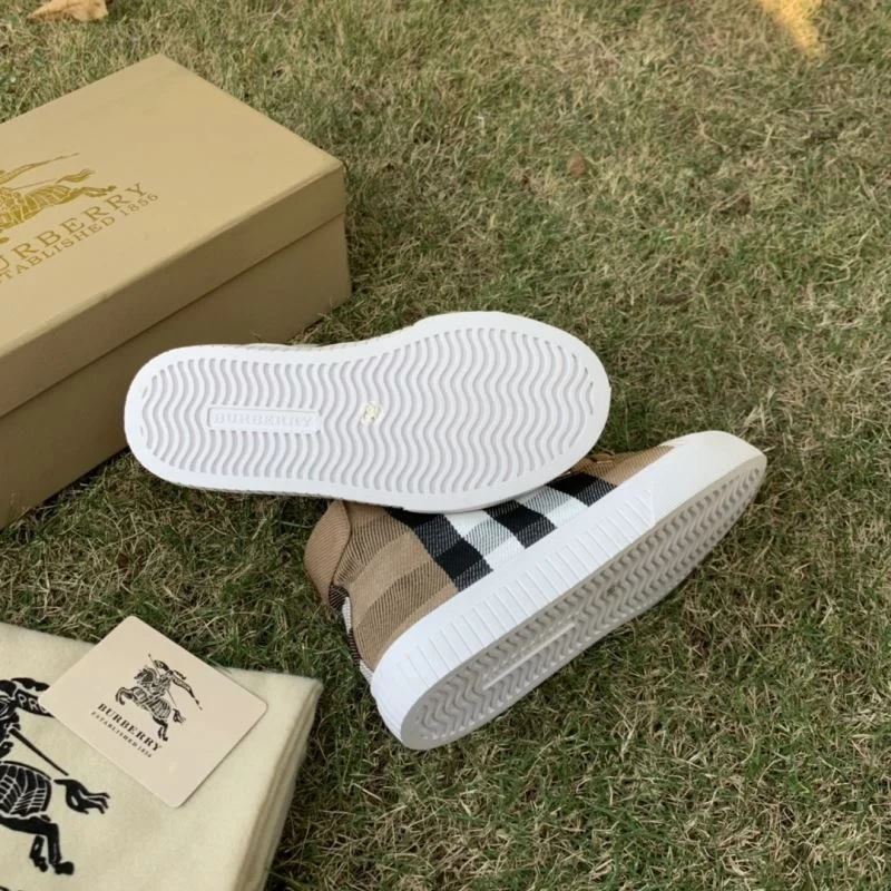 Functional BURBERRY SHOES 29935