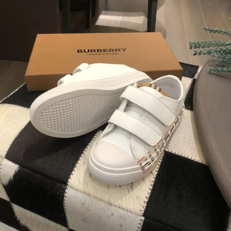 Attractive BURBERRY SHOES 29937