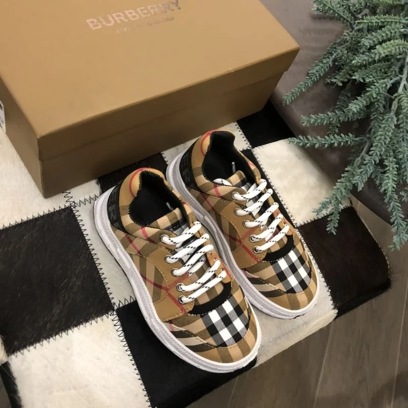BURBERRY SHOES Neat 29908