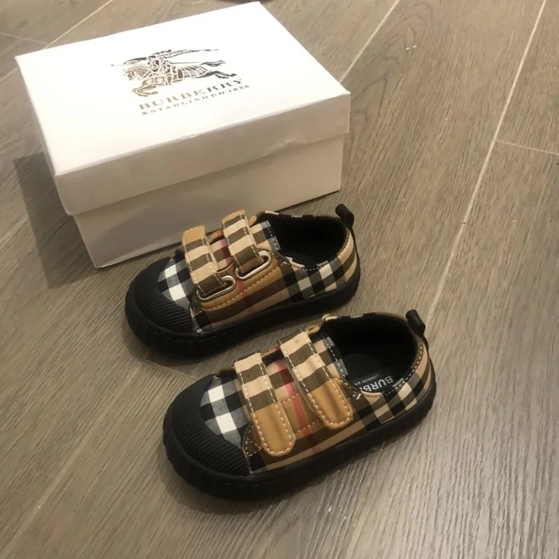 Practical BURBERRY SHOES 29909
