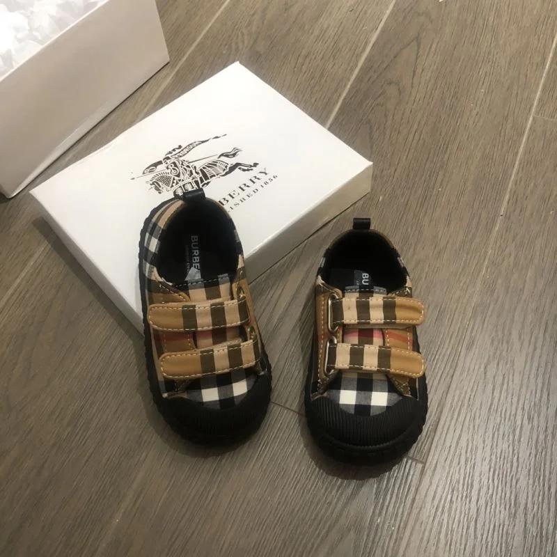 Practical BURBERRY SHOES 29909