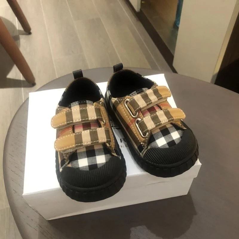 Practical BURBERRY SHOES 29909