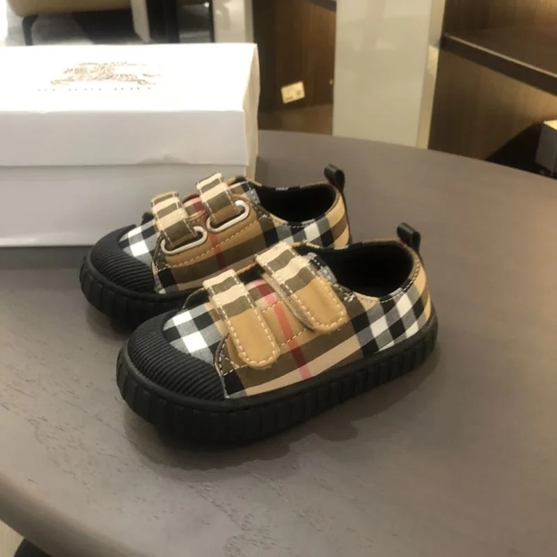 Practical BURBERRY SHOES 29909