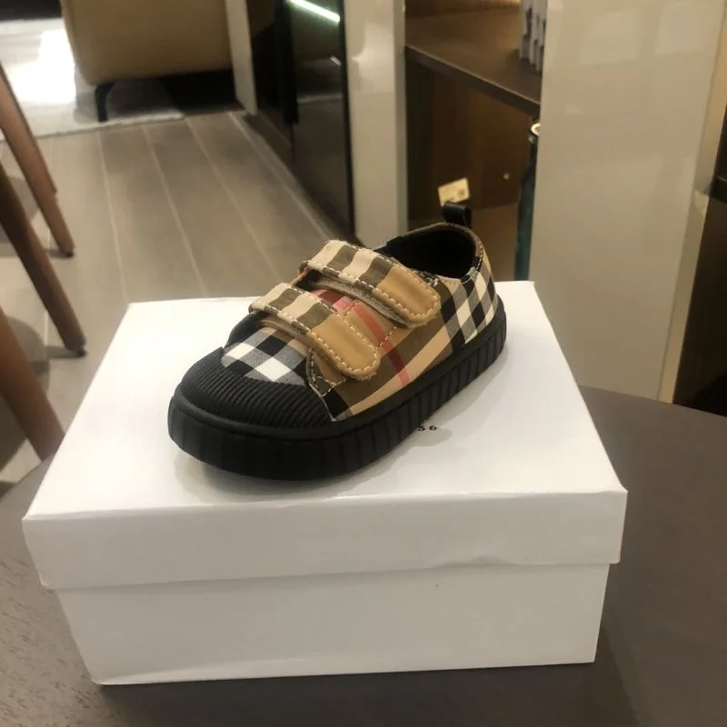 Practical BURBERRY SHOES 29909