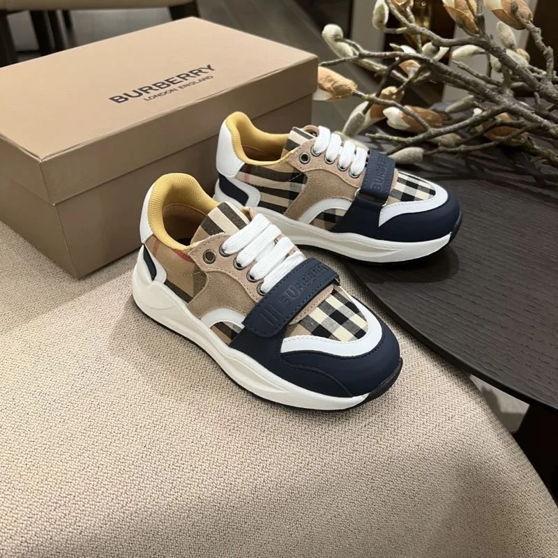 Trendsetting BURBERRY SHOES 29892