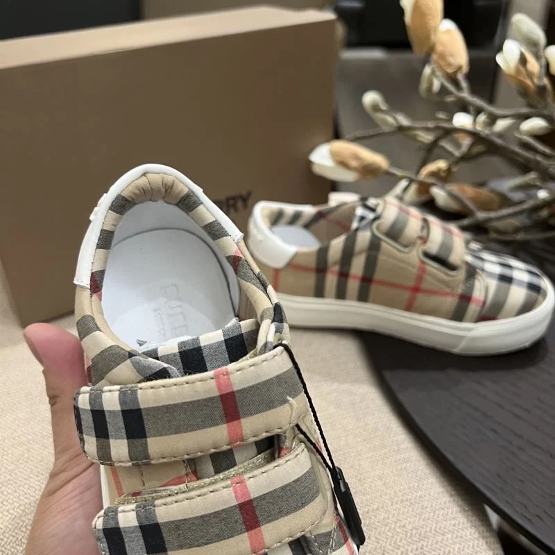 Sustainable BURBERRY SHOES 29881