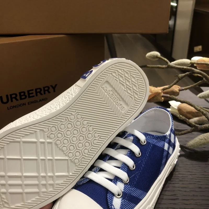 Resilient BURBERRY SHOES 29883