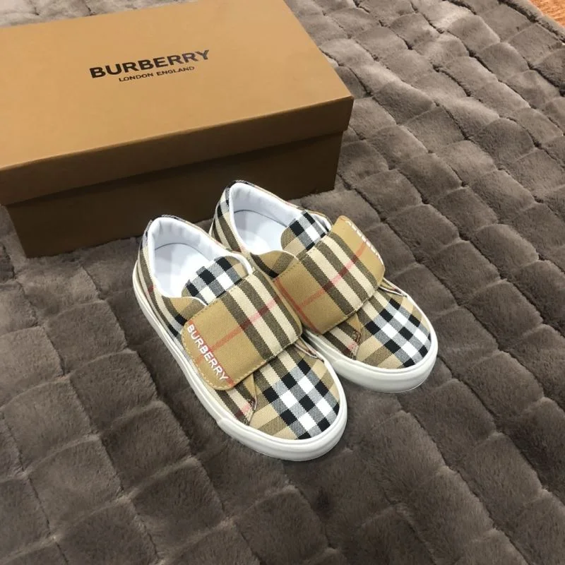 Practical BURBERRY SHOES 29860
